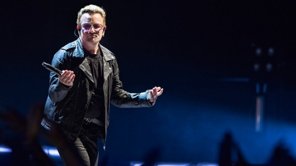 Bono le escribi una carta a la familia de Santiago Maldonado