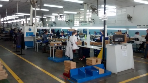 Ampliar Preocupación en Suárez por 800 despidos en fábrica de calzados