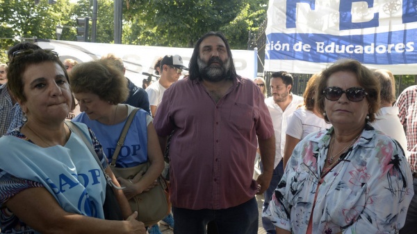 Ampliar Docentes realizarán un paro de actividades a nivel nacional el 23 de mayo
