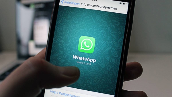 Ampliar ¿Por qué WhatsApp limita el reenvío de mensajes en iPhone?