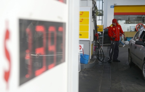 La venta de combustible cay 30% y advierten posibles suspensiones de personal