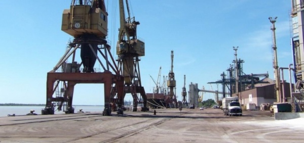 Ampliar Parálisis en el puerto de San Nicolás: un dragado sospechado de sobreprecios e irregularidades