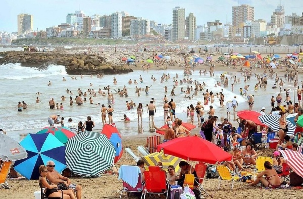 Ampliar Los costos de vacacionar en la costa argentina: todos los números de una temporada devaluada