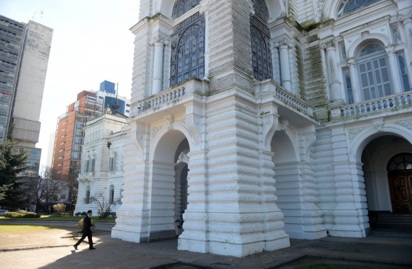 El La Plata celebran baja en el desempleo