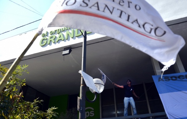 Reclamando trabajo, el Astillero Ro Santiago volvi a movilizarse