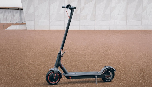 Ampliar Xiaomi Mi Scooter Pro regresa renovado
