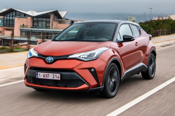 Ampliar Toyota presentó el C-HR Hybrid