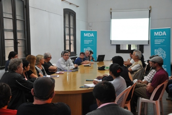 Ampliar Rodríguez encabezó la reunión de la Mesa de Agricultura Familiar