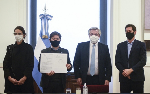 Kicillof y Alberto firmaron convenios para la realizacin de obras de infraestructura