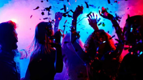 Ampliar “Not Covid Party”, la fiesta para recuperados de COVID-19 que genera polémica