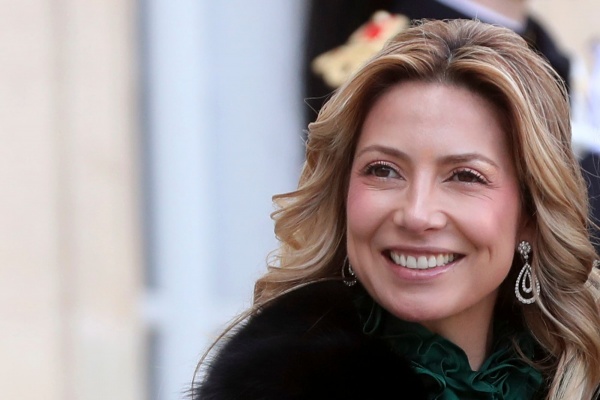 Ampliar Fabiola Yañez amaneció rodeada de flores y regalos por su cumpleaños