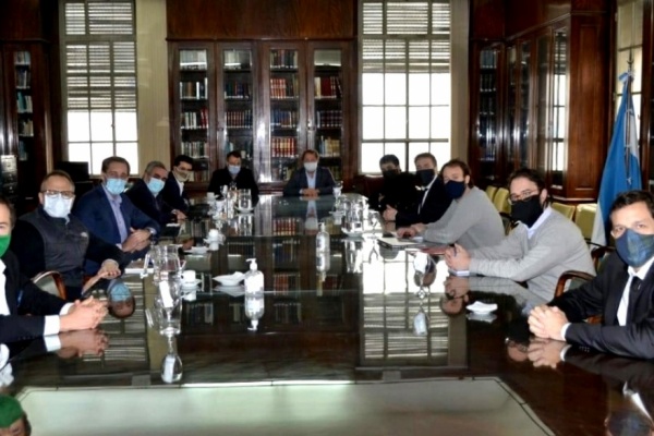 Ampliar Paso a paso: lento avance en Economía por la deuda con los municipios