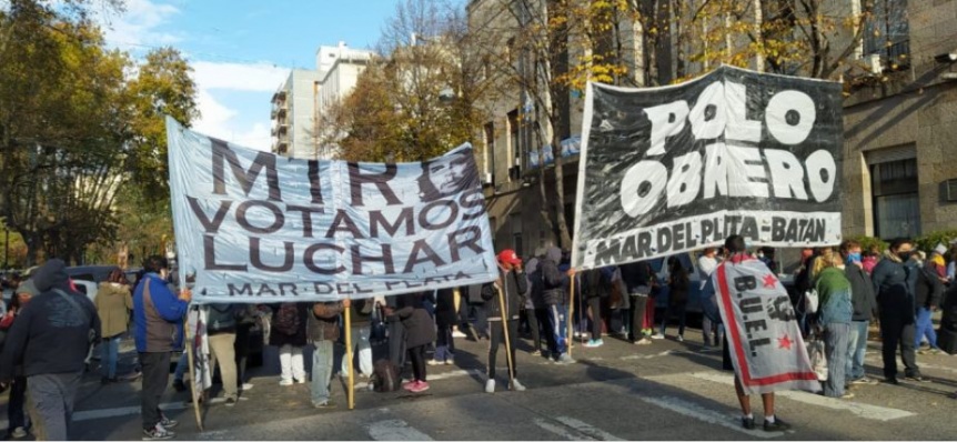 Ampliar A contrarreloj, el gobierno busca cerrar una licitación clave para acordar con los movimientos sociales