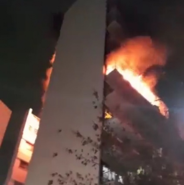Ampliar Tragedia en Barrio Norte: fallecieron cinco personas tras un incendio en un edificio