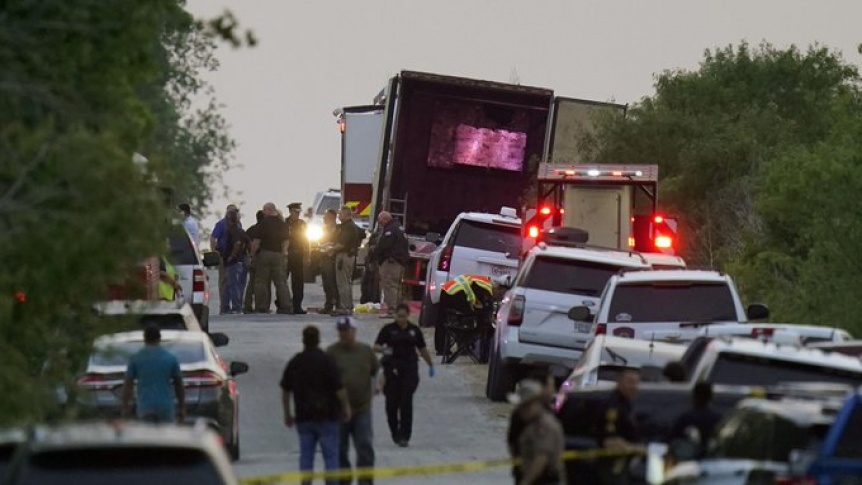 Al menos 50 personas fueron encontradas sin vida dentro de un camin en Texas