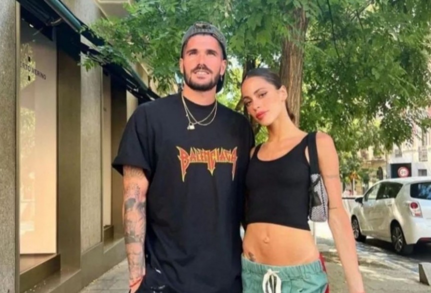 Ampliar Tini Stoessel viajó a Qatar para apoyar a Rodrigo de Paul en el Mundial