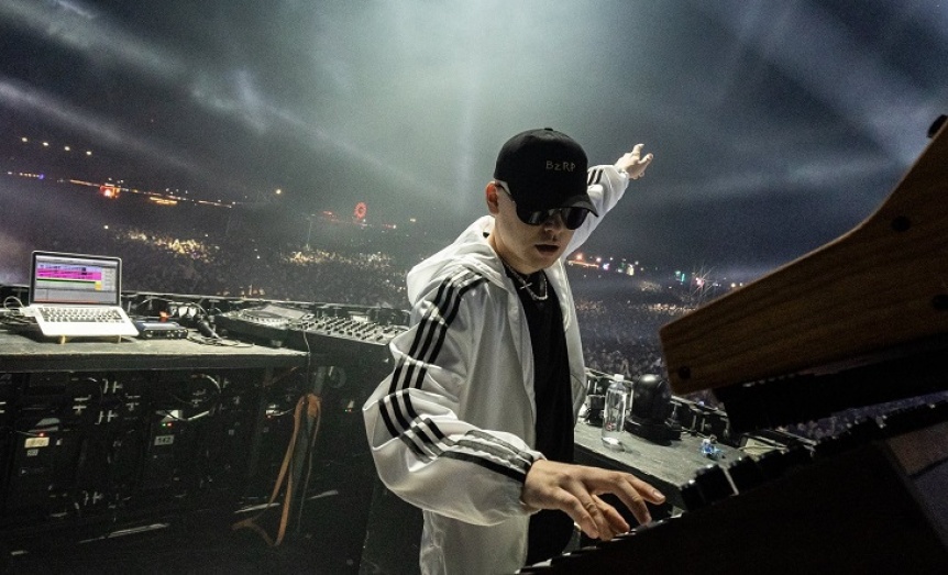 Ampliar Bizarrap anunció el primer show de su BZRP Live Tour en Buenos Aires: cuándo y dónde es