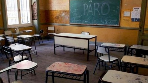 Ampliar Ordenan a la Provincia devolver los descuentos hechos a los docentes
