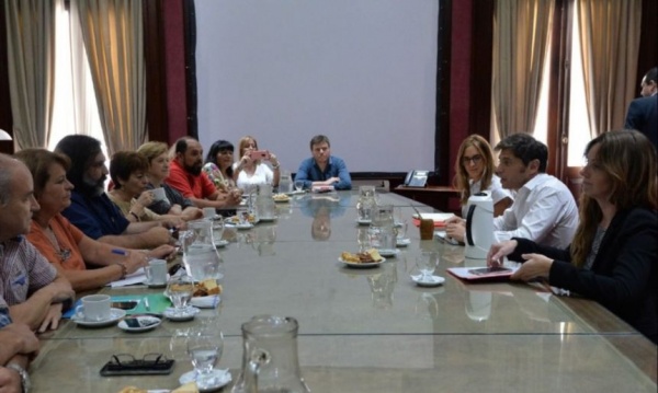 Provincia, docentes y estatales debutan en la primera paritaria del ao