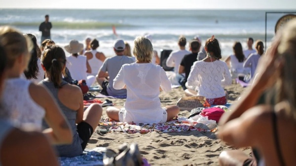 Jornada de meditacin y reflexin junto al mar