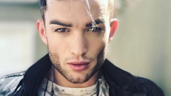 A los 34 aos, falleci el cantante Chris Trousdale por COVID-19