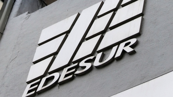 El gobierno nacional se mete en la disputa con Edesur y exige 