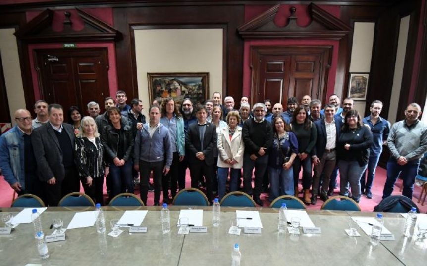Ampliar La Provincia define: estatales a la espera de asueto, aumento y ¿bono de fin de año?