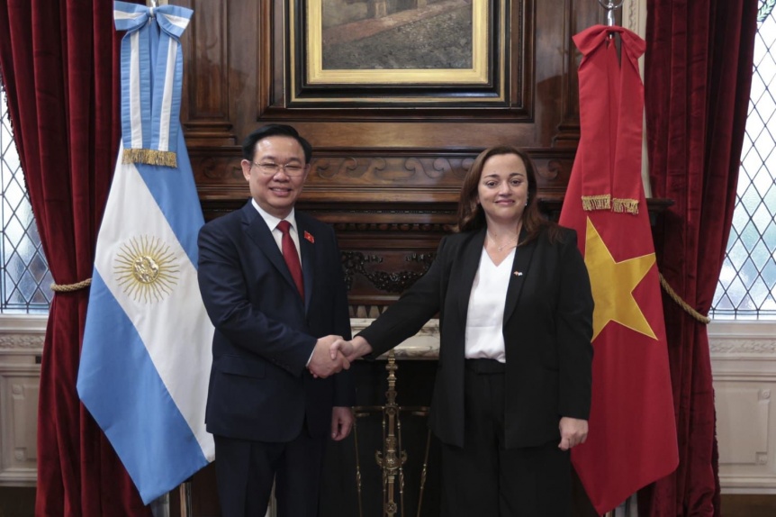Ampliar Cecilia Moreau recibió a su par de Vietnam para promover la cooperación económica y parlamentaria entre ambos países