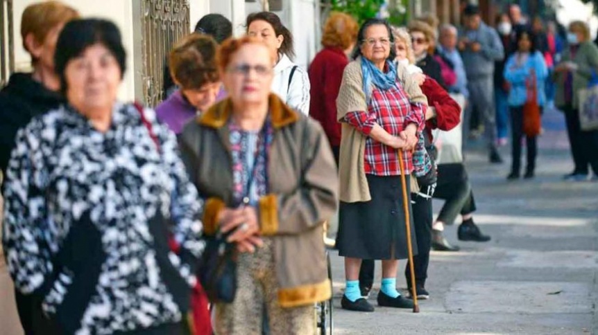 Ampliar El Gobierno oficializó el pago del refuerzo de ingresos a jubilados y pensionados