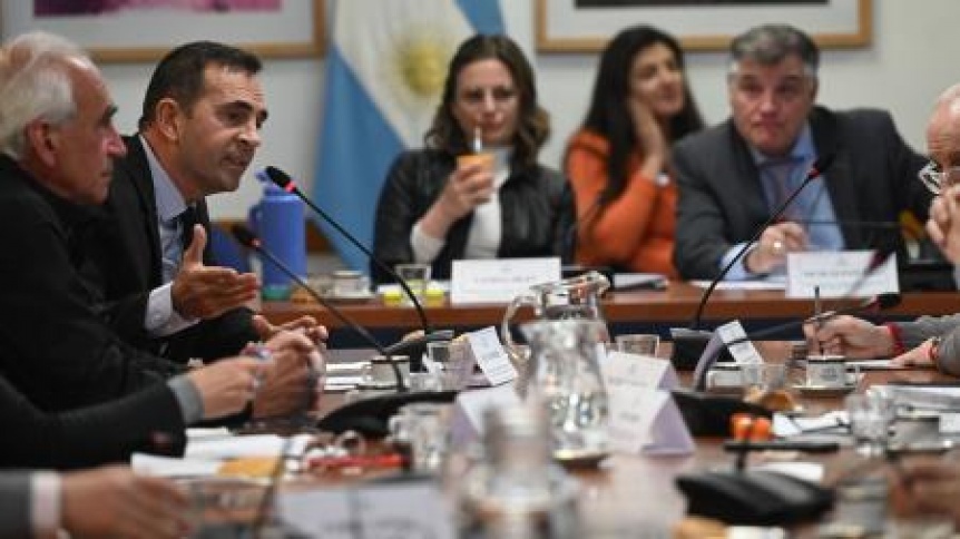 Ampliar Diputados comenzó el debate por la reducción de la jornada laboral