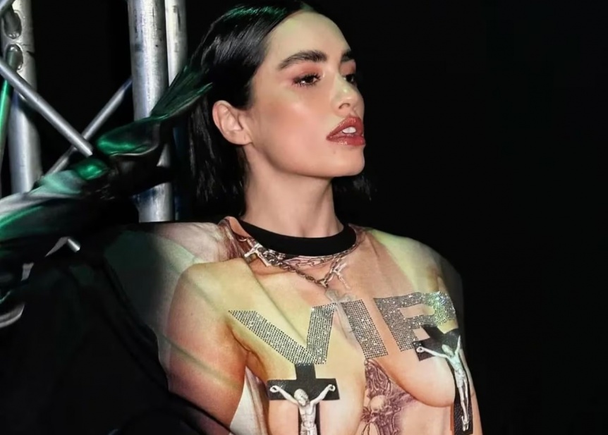 Ampliar Lali se mostró con un look osado en redes y generó polémica