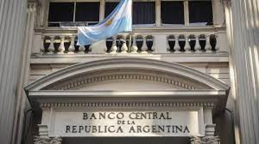 Ampliar El massismo advirtió que el BCRA sufrirá pérdidas de 3500 millones en reservas