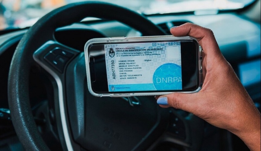 El Gobierno reglament la cdula azul: como tramitarla desde la app Mi Argentina