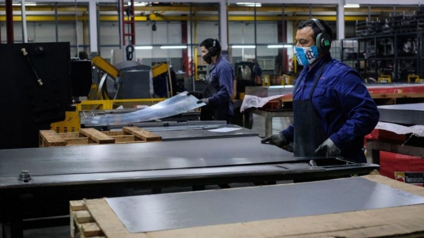 Ampliar Clima de época: leve rebote en el uso de maquinarias fabriles en el inicio del 2025