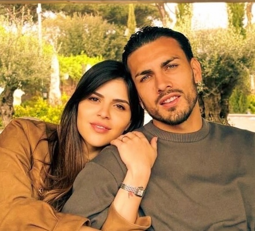 Ampliar Tras las versiones de infidelidad, la esposa de Leandro Paredes rompió el silencio