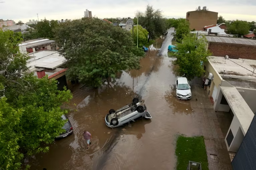 Kicillof puso el gancho y prorrog la emergencia para Baha Blanca y la zona