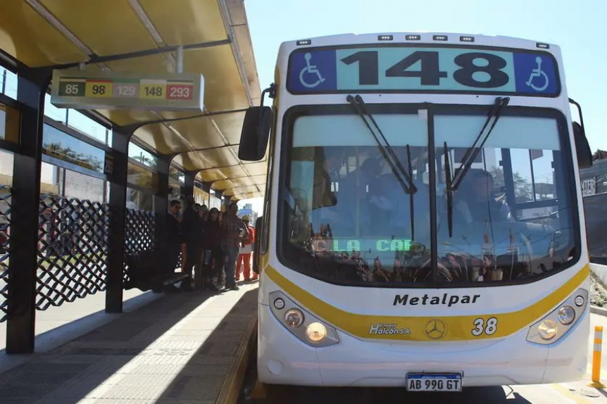 Ampliar Protesta de choferes y paro de colectivos en el AMBA