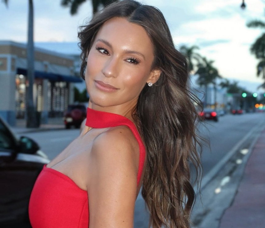 Ampliar El anillo de Pampita que desató rumores de compromiso con Martín Pepa