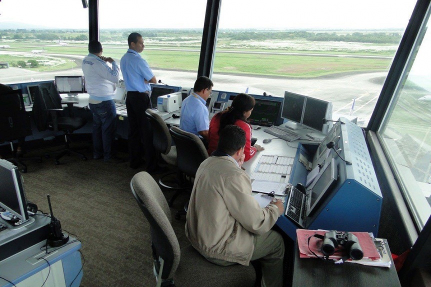 Ampliar Hubo acuerdo con el Gobierno y los controladores aéreos levantaron el paro