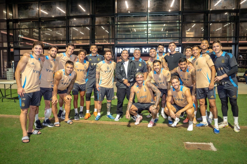 Ampliar Daddy Yankee visitó a la Selección Argentina: los detalles del encuentro
