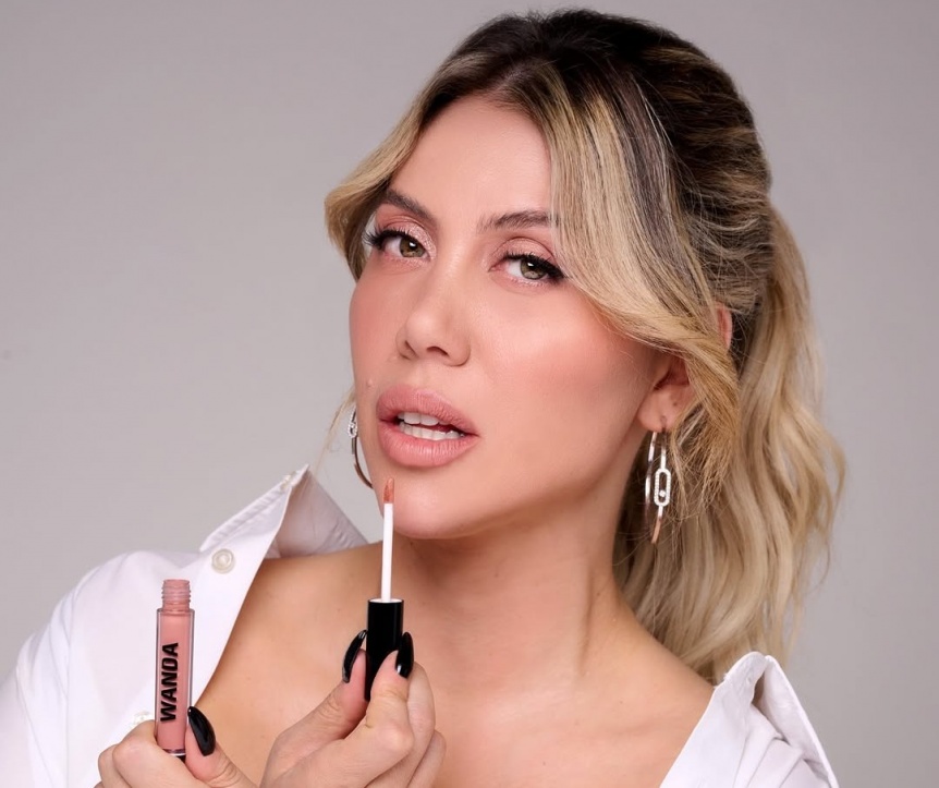 Ampliar Wanda Nara fue denunciada por usurpación de marca