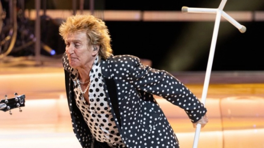 Rod Stewart lleva tranquilidad tras su problema de salud